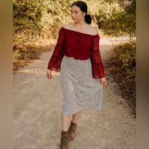Women’s Medium Off The Shoulder Top in Wine